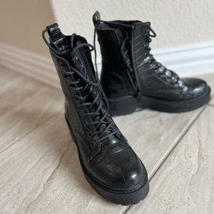 Steve Madden Crocodile combat boots